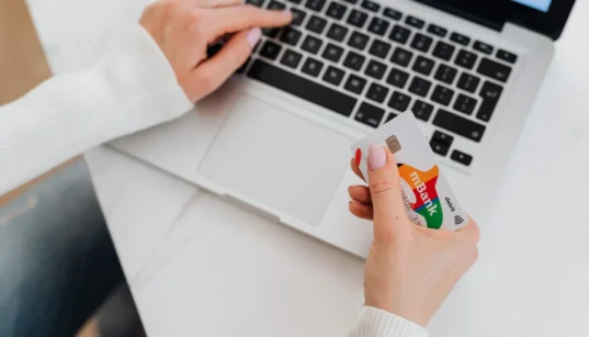 Banking on Trust: How to Explain Data Use Clearly to Customers | Privacy Needle