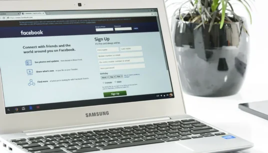 Rate Your Public Follow Patterns: From Private to Chaotic | Privacy Needle
